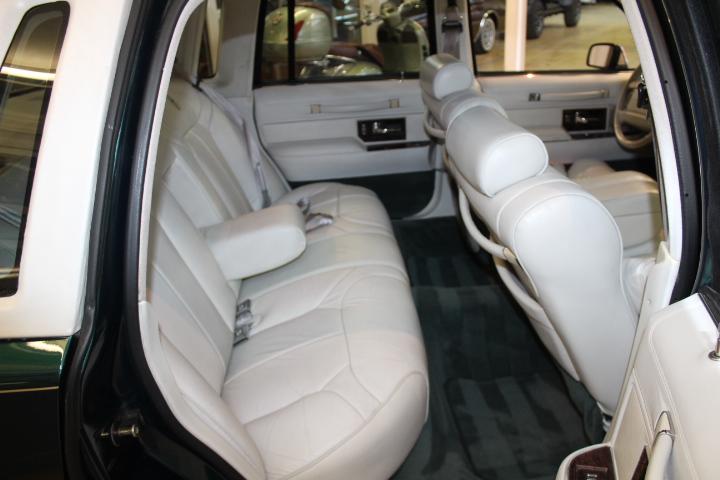 LINCOLN TOWN CAR 4.6 SIGNATURE NICKLAUSS - 1992 LesAnciennes.com
