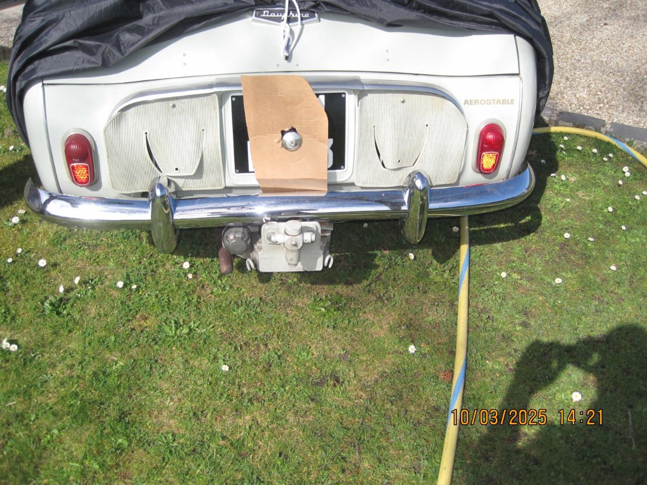 Lot de pièces RENAULT Dauphine portiére LesAnciennes.com