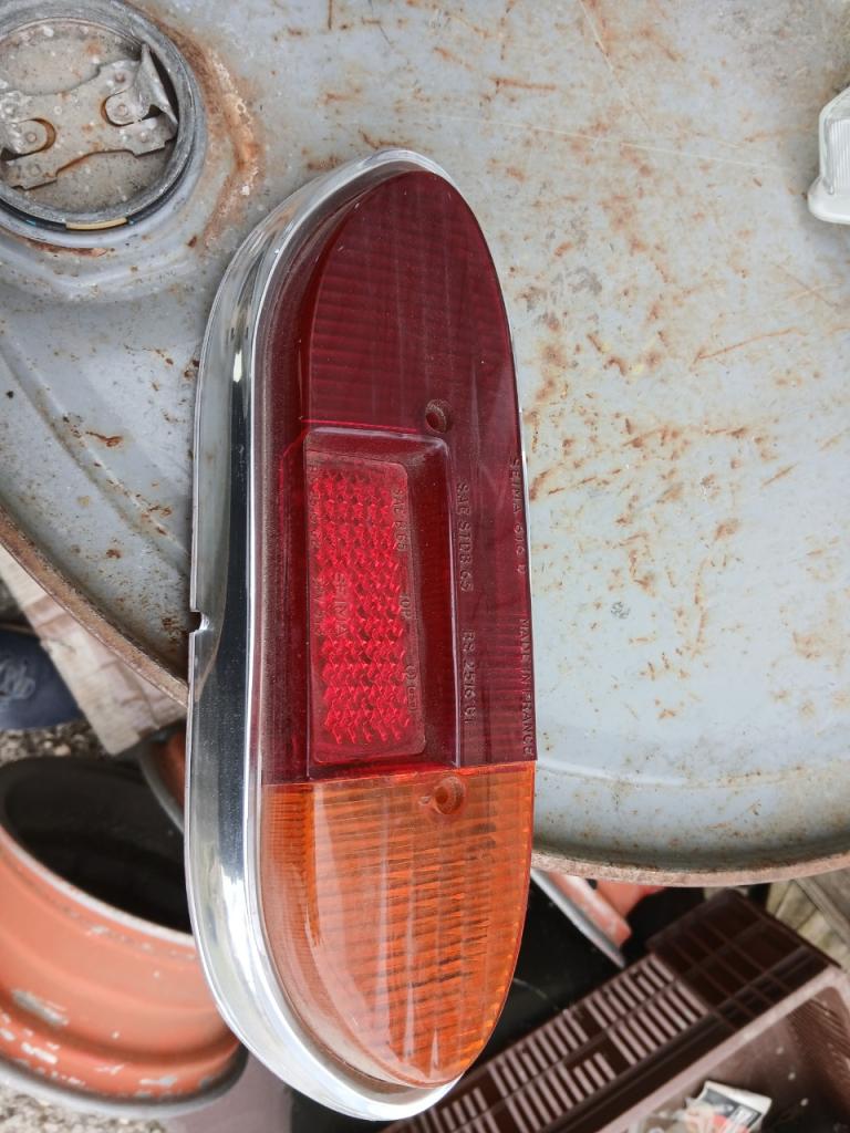 Transparent de feu PEUGEOT 204 LesAnciennes.com