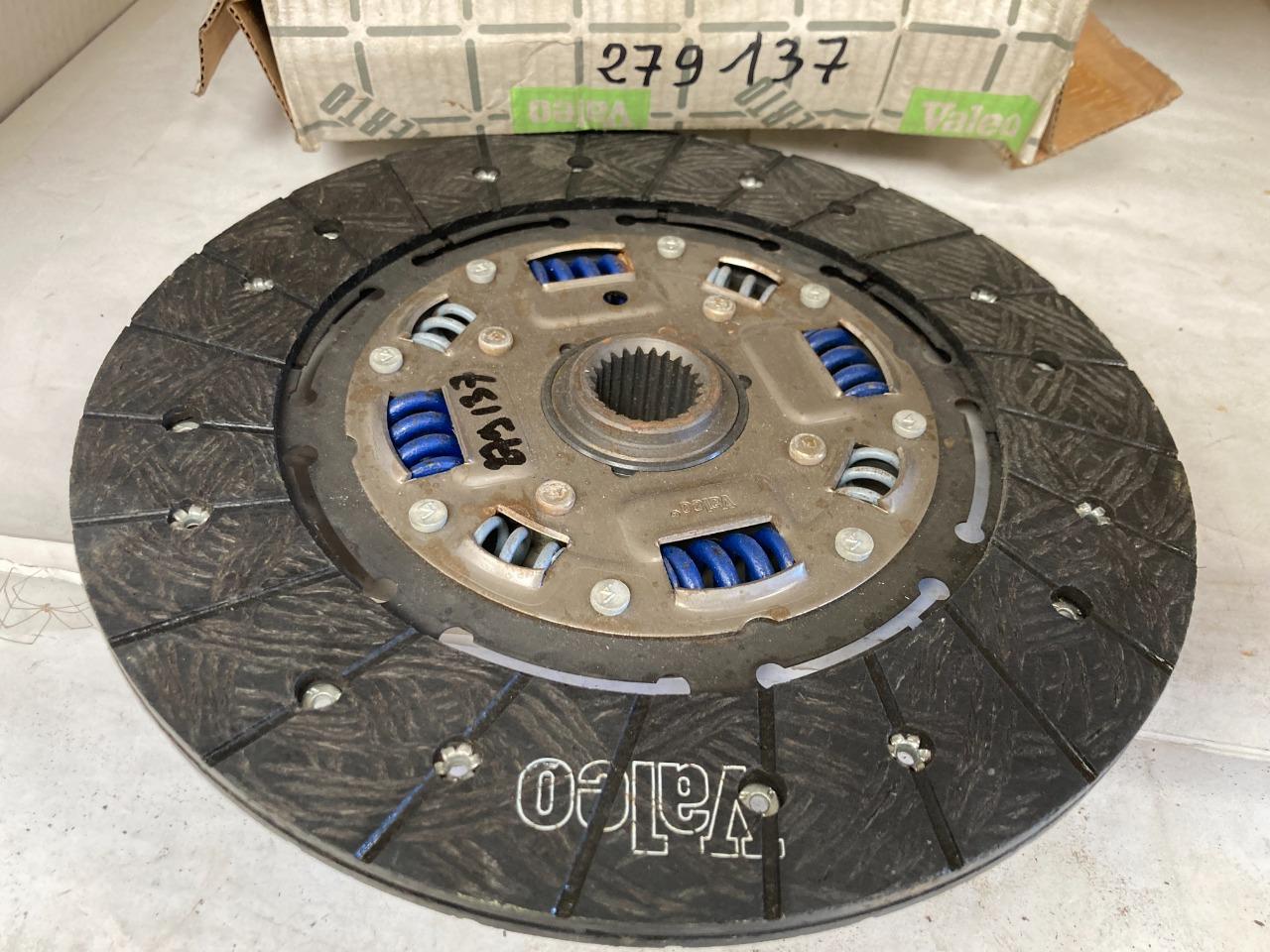 Disque embrayage neuf FORD Transit FT80 LesAnciennes.com