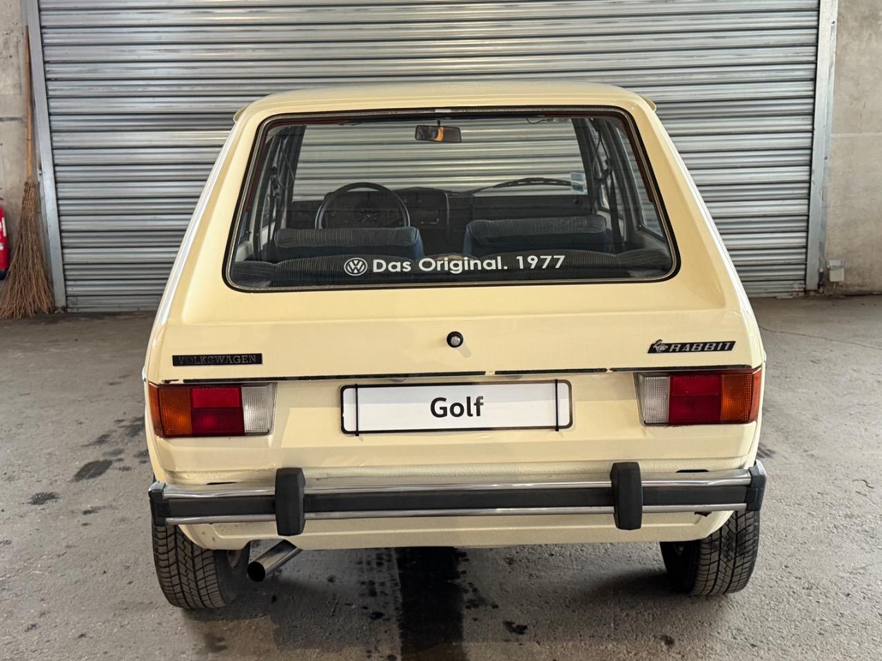 VOLKSWAGEN Golf Luxe - 1977 LesAnciennes.com