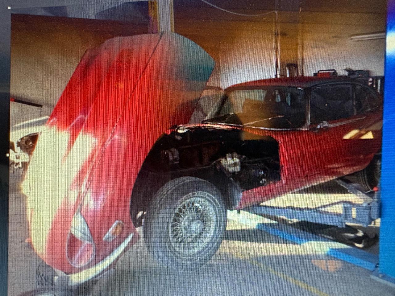 JAGUAR Type E Type E 1/2 2+2 - 1967 LesAnciennes.com