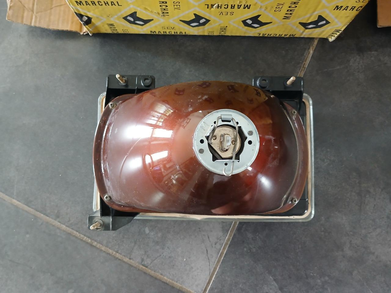 Phares MARCHAL H1 PEUGEOT 604 LesAnciennes.com