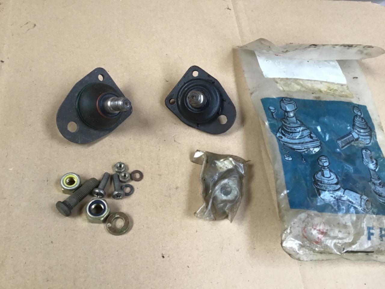 ROTULES SUSPENSION RENAULT 20 (R20) LesAnciennes.com