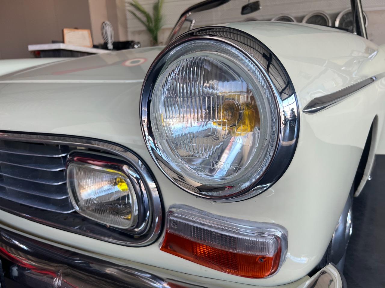 PEUGEOT 404 CABRIOLET injection - 1965 LesAnciennes.com