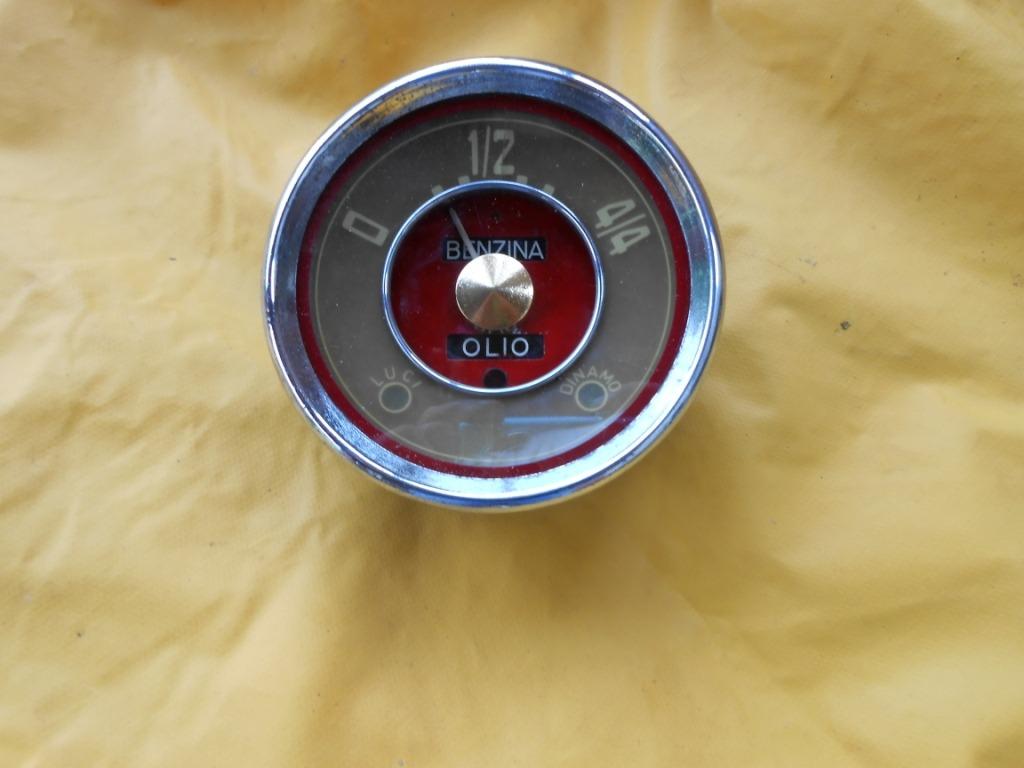 Outil huile essence FIAT 1100 LesAnciennes.com