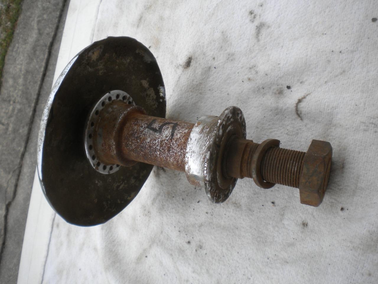 Pièces POUR SIDE CAR un moyeu de roue ancien LesAnciennes.com