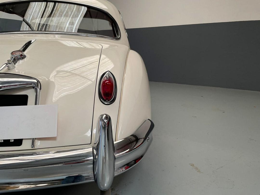 JAGUAR XK150 - 1959 LesAnciennes.com