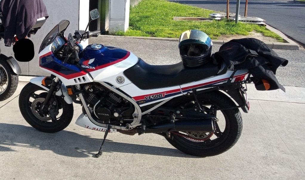 HONDA VF 500 F - 1984 LesAnciennes.com
