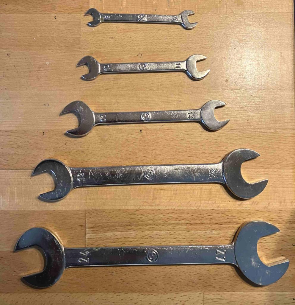 SET OUTILS NEUF BMW ORIGINE VETERANEN LesAnciennes.com