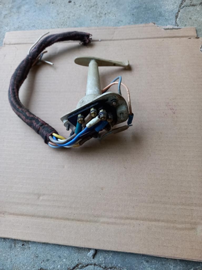 Commodo RENAULT 4CV LesAnciennes.com