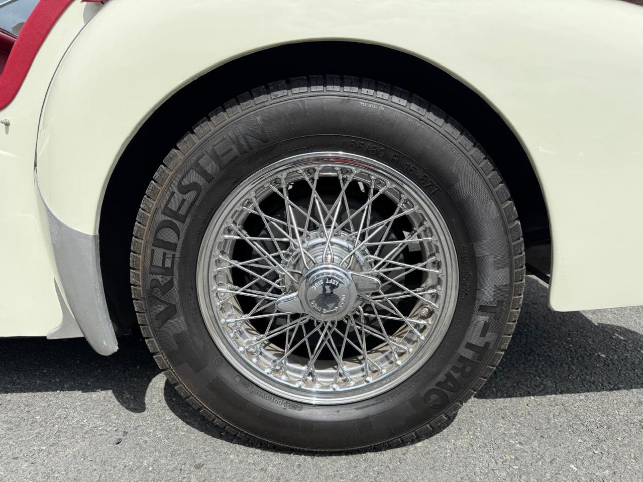 TRIUMPH TR3 " Petite bouche 2.0 - 1957 LesAnciennes.com