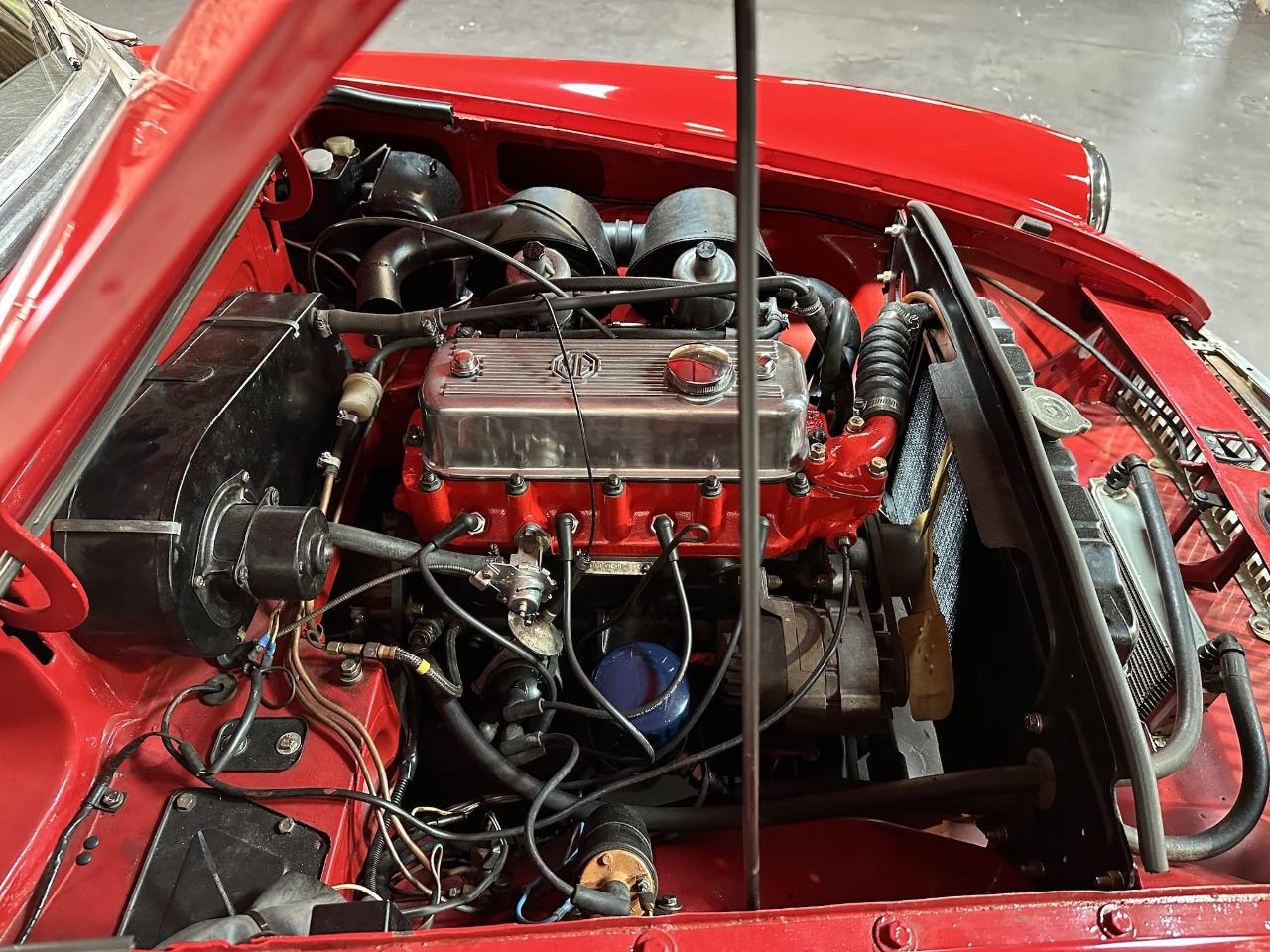 MG MGB Overdrive - 1969 LesAnciennes.com