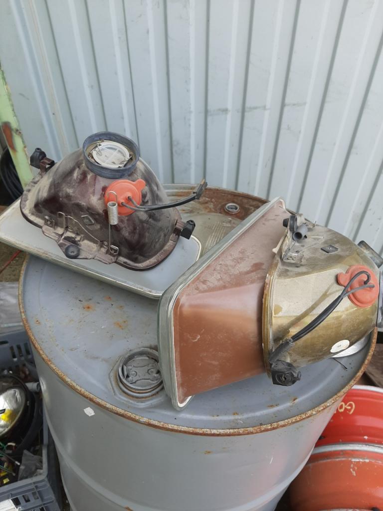 Phares RENAULT 15 (R15) LesAnciennes.com