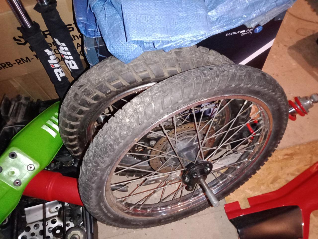 Pièces HONDA XL 125 XLR JD04, JD12 ET XLS LesAnciennes.com