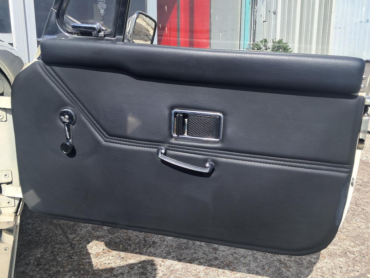 MG MGB - 1973 LesAnciennes.com