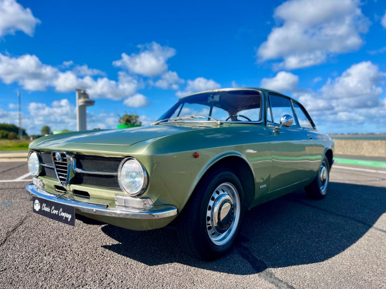 ALFA ROMEO 1300 GT JUNIOR - 1972 LesAnciennes.com