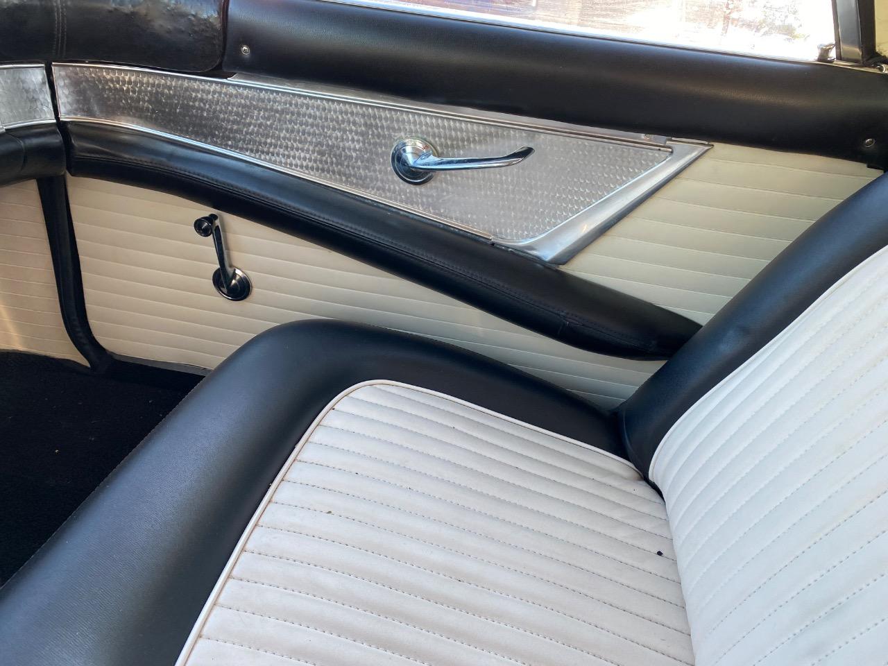 FORD Thunderbird Roadster - 1955 LesAnciennes.com