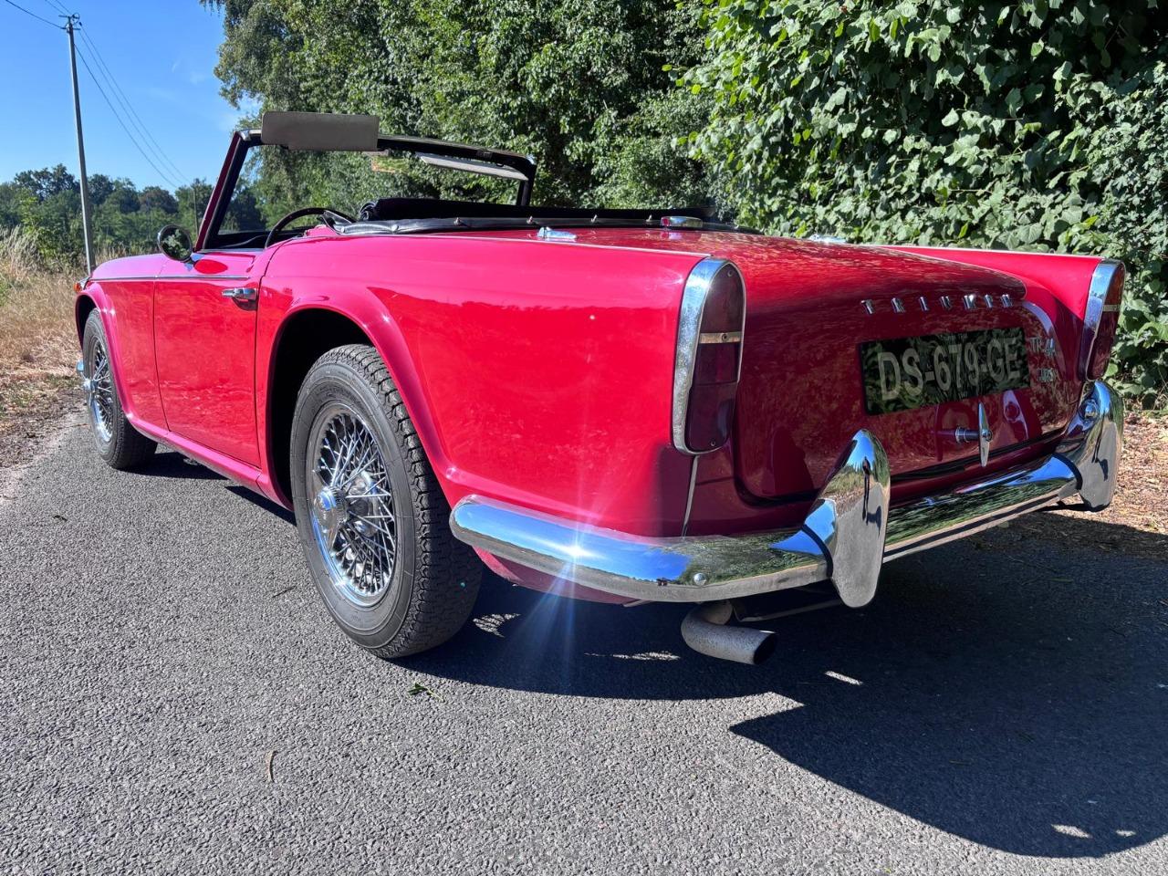 TRIUMPH TR4A - 1967 LesAnciennes.com