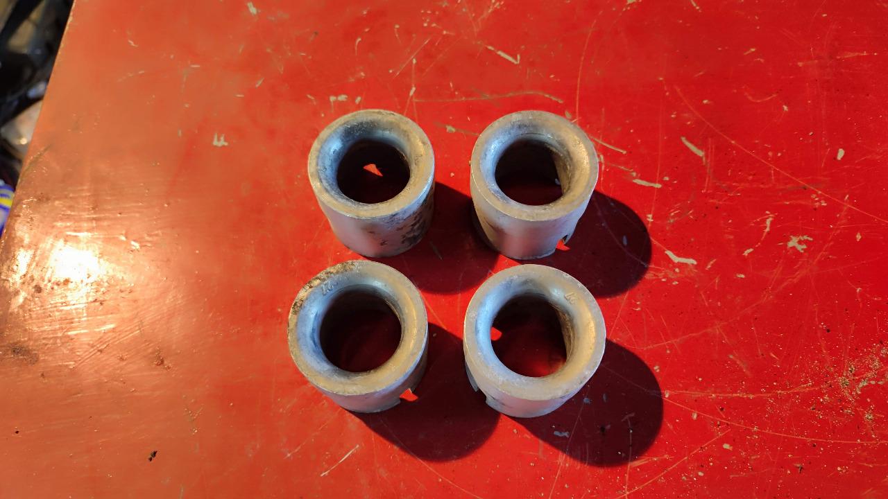 4 buses de 27 de carburateur Renault R8 Gordini LesAnciennes.com