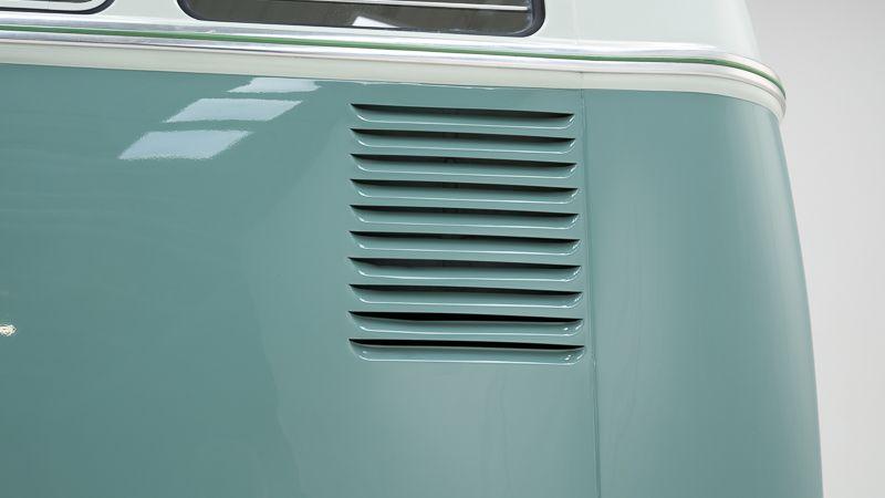 VOLKSWAGEN T1 Kombi 21 Windows - 1964 LesAnciennes.com