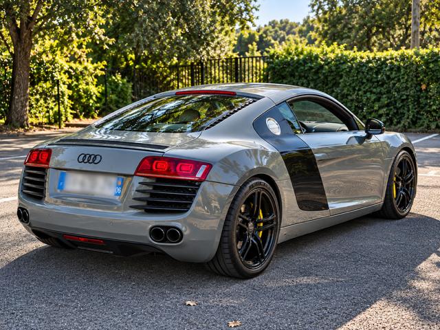 AUDI V8 R8 LesAnciennes.com