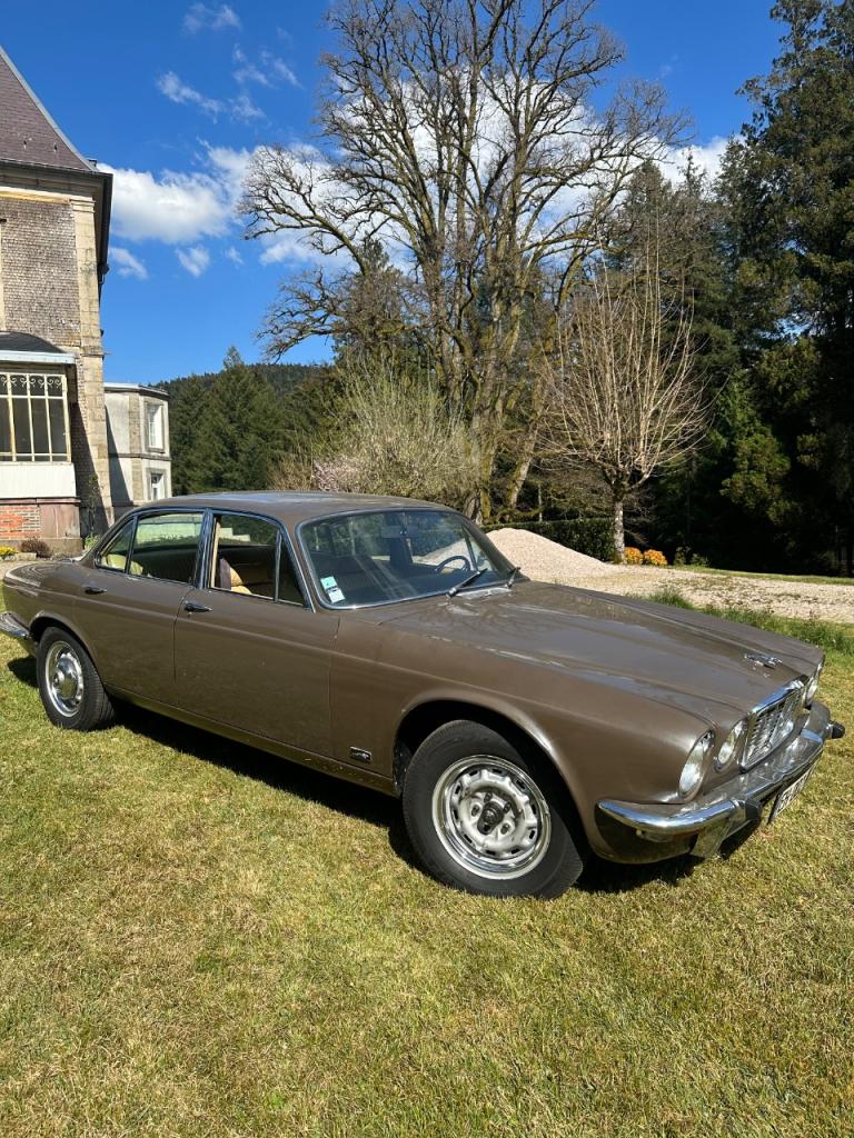 JAGUAR XJ6 Serie2 - 1974 LesAnciennes.com