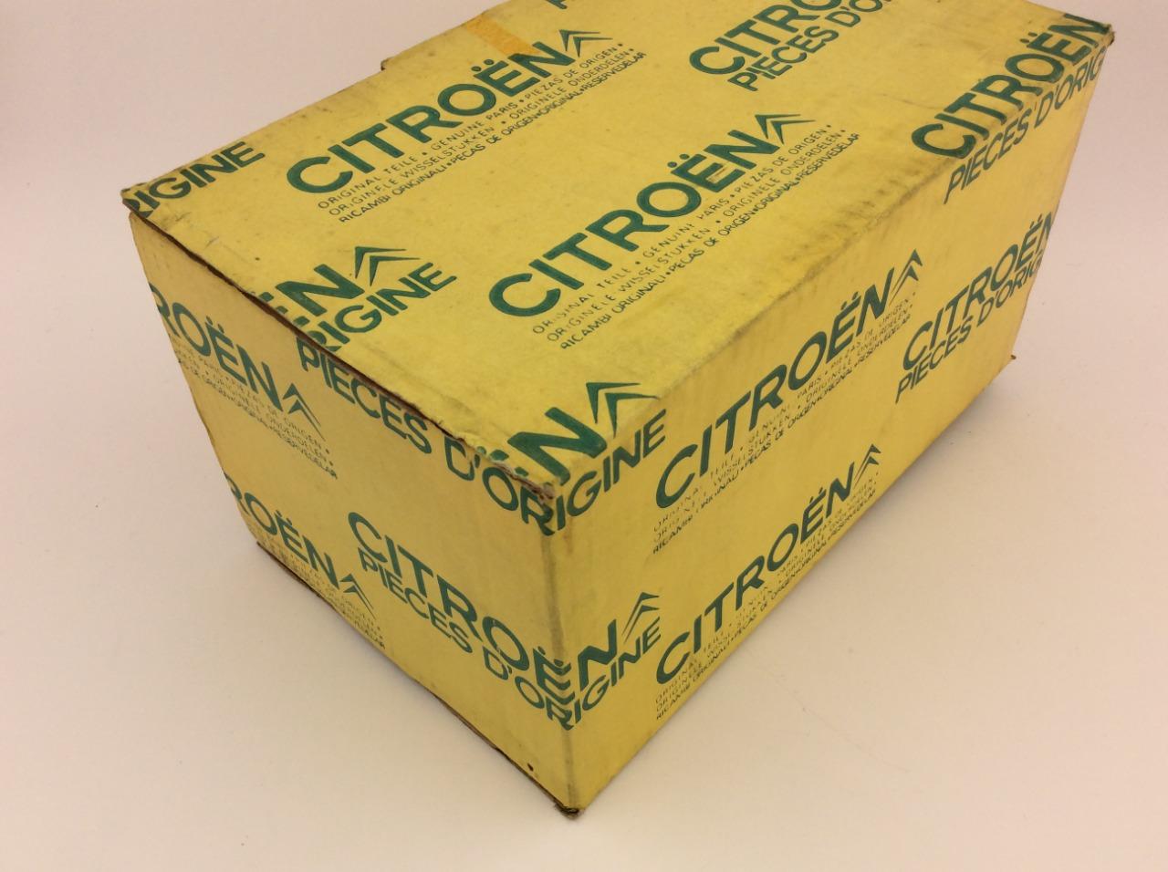 Feu arrière CITROEN LN LesAnciennes.com