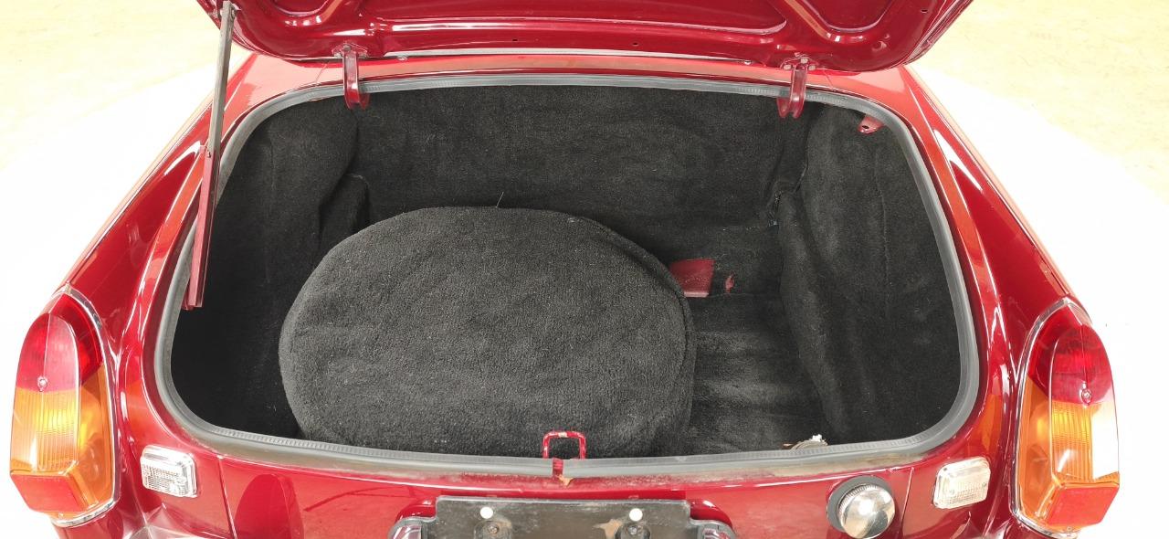 MG MGB Cabriolet - 1974 LesAnciennes.com