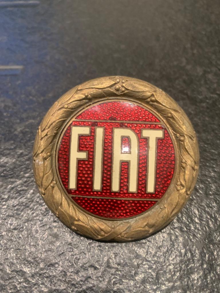 Insigne calandre LesAnciennes.com