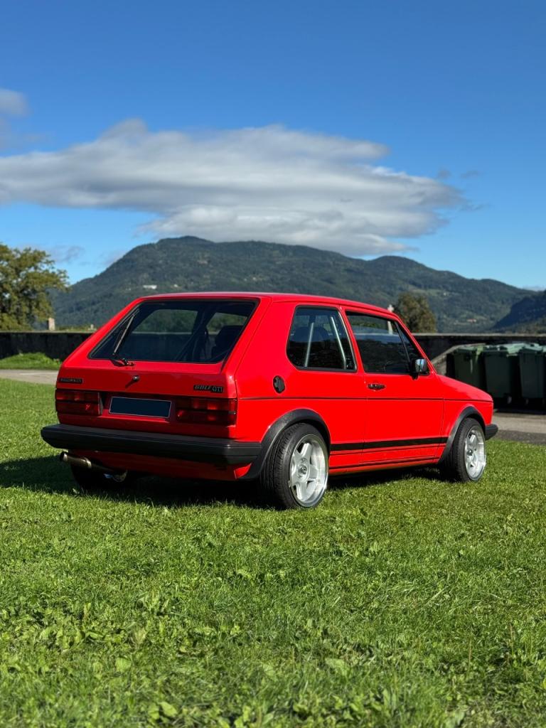 VOLKSWAGEN Golf GTI - 1983 LesAnciennes.com
