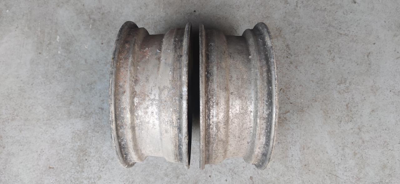 2 jantes aluminium RENAULT 17 (R17) R15 R12 R18 LesAnciennes.com