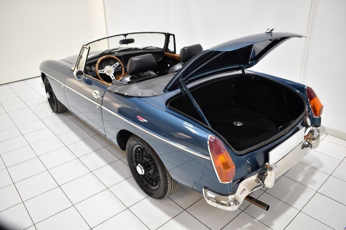 MG MGB overdrive - 1978 LesAnciennes.com