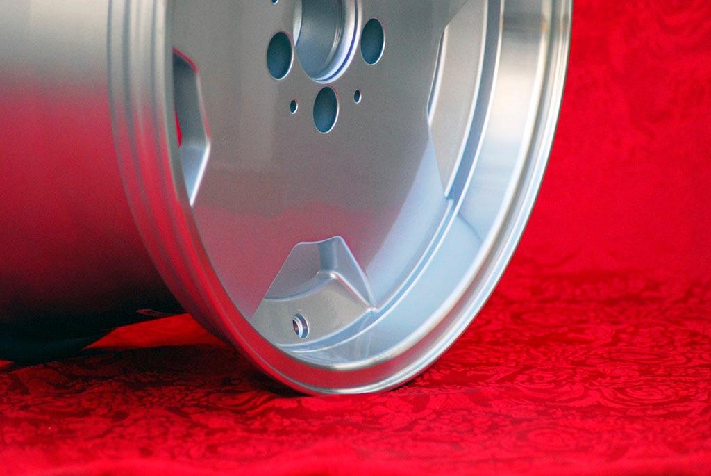 1 pc. jante Mercedes Aero 9x17 ET12 w107 w116 w126 LesAnciennes.com