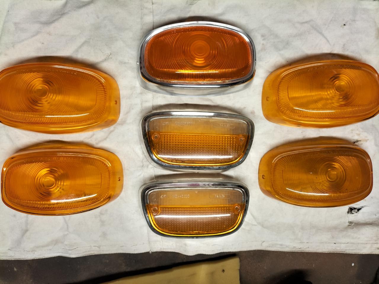 Cabochons clignotants avant PEUGEOT 404 LesAnciennes.com