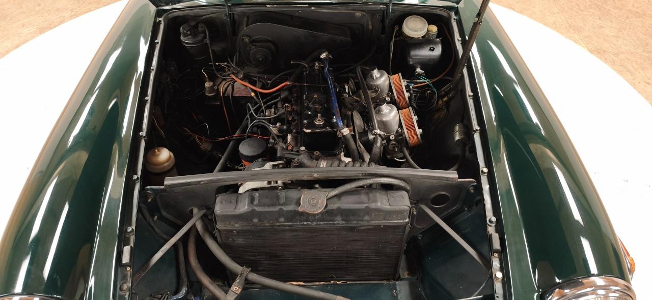 MG MGB Cabriolet - 1973 LesAnciennes.com
