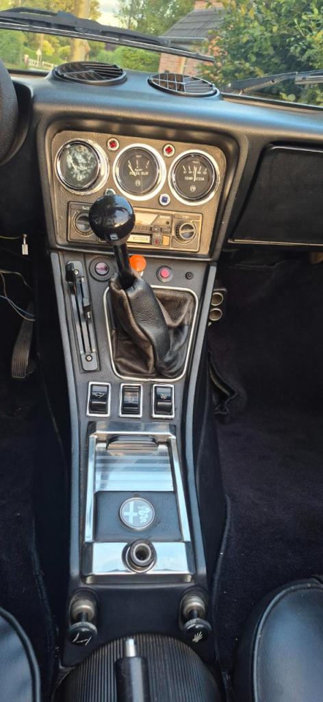 ALFA ROMEO Spider - 1977 LesAnciennes.com
