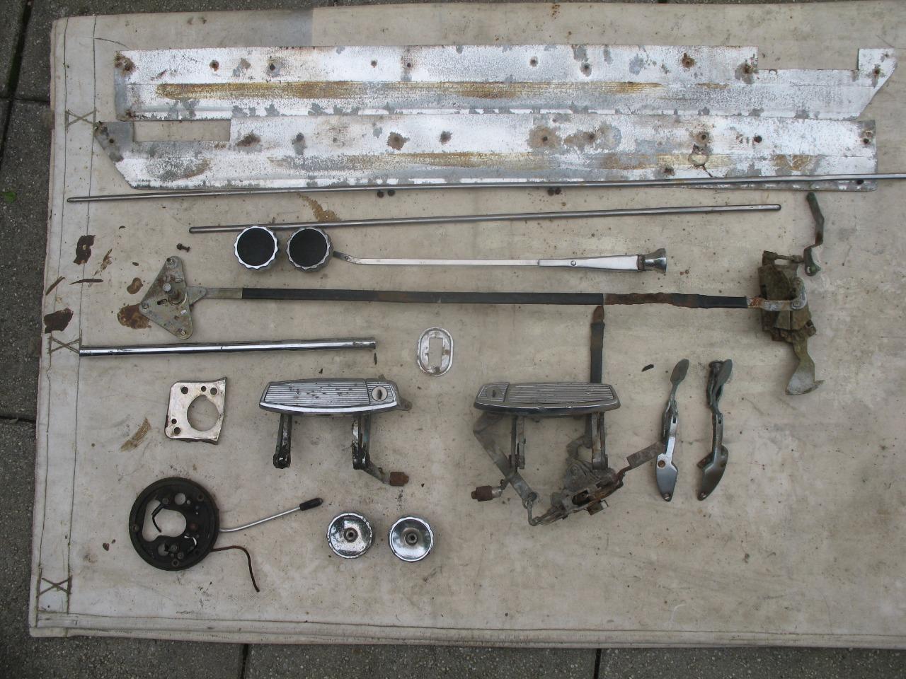 Lot de pièces ALFA ROMEO 2600 Sprint LesAnciennes.com