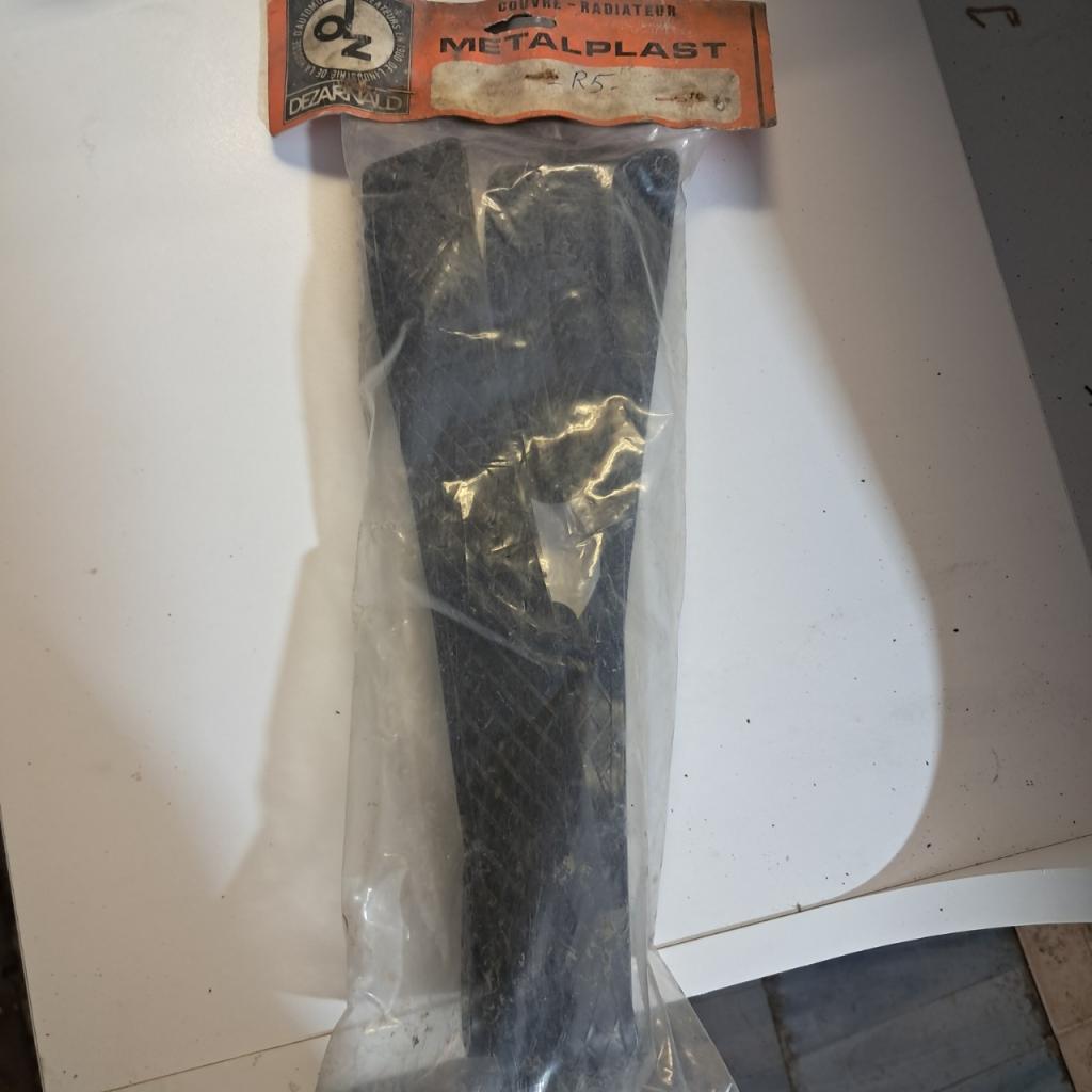 Couvre calandre hiver RENAULT 5 (R5) neuf LesAnciennes.com