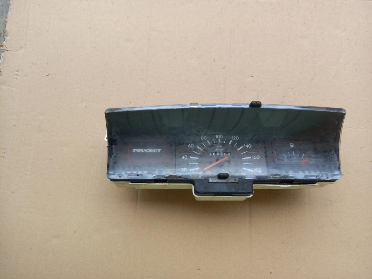 Compteur PEUGEOT 205 série 2 LesAnciennes.com