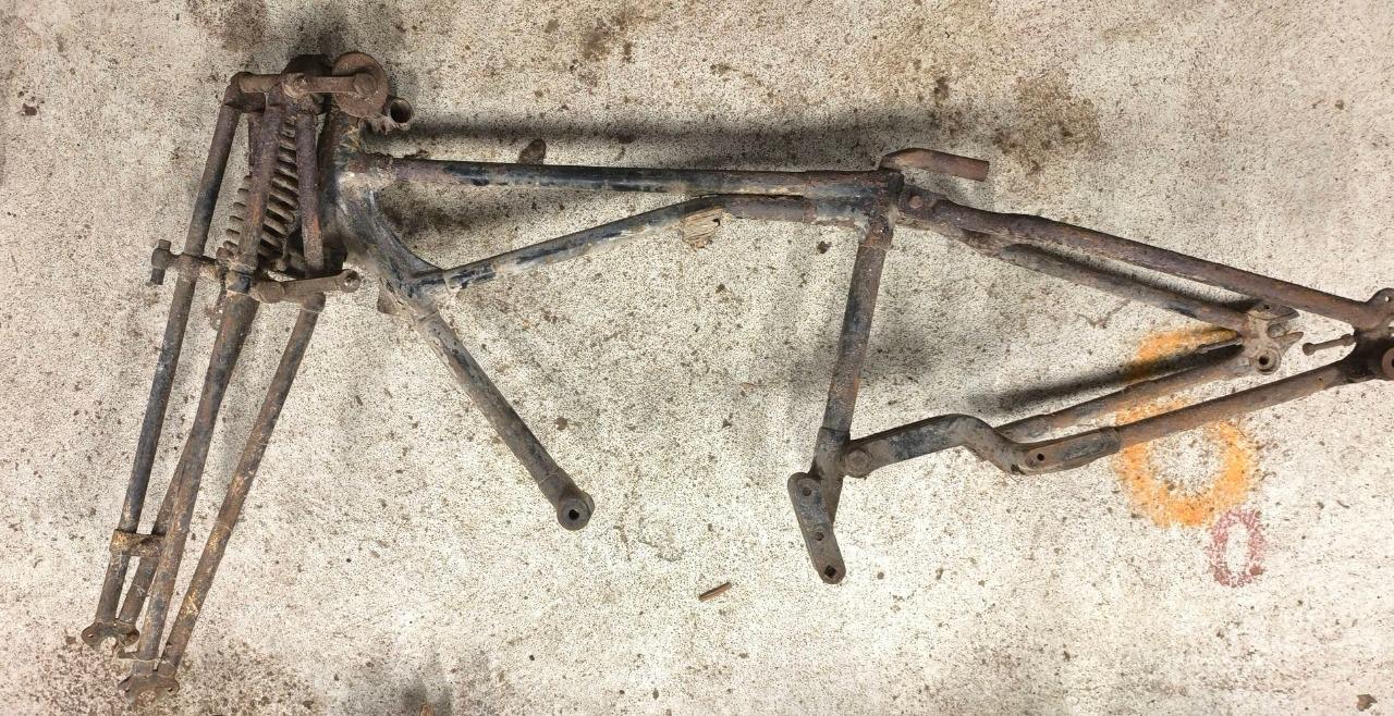 Lot de pièces TERROT 350 HLG LesAnciennes.com