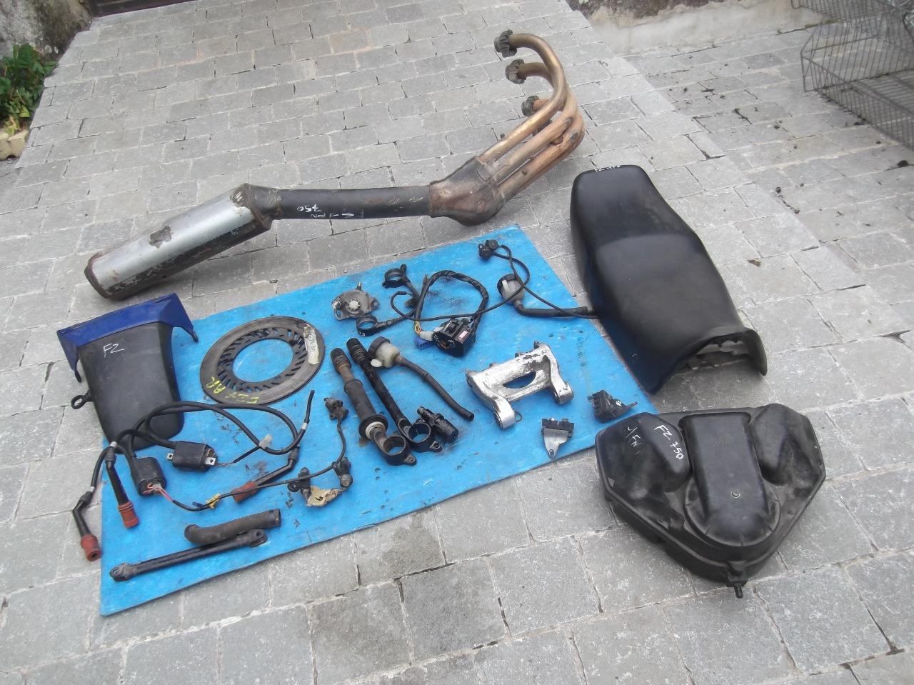 Pièces YAMAHA FZR 750 LesAnciennes.com