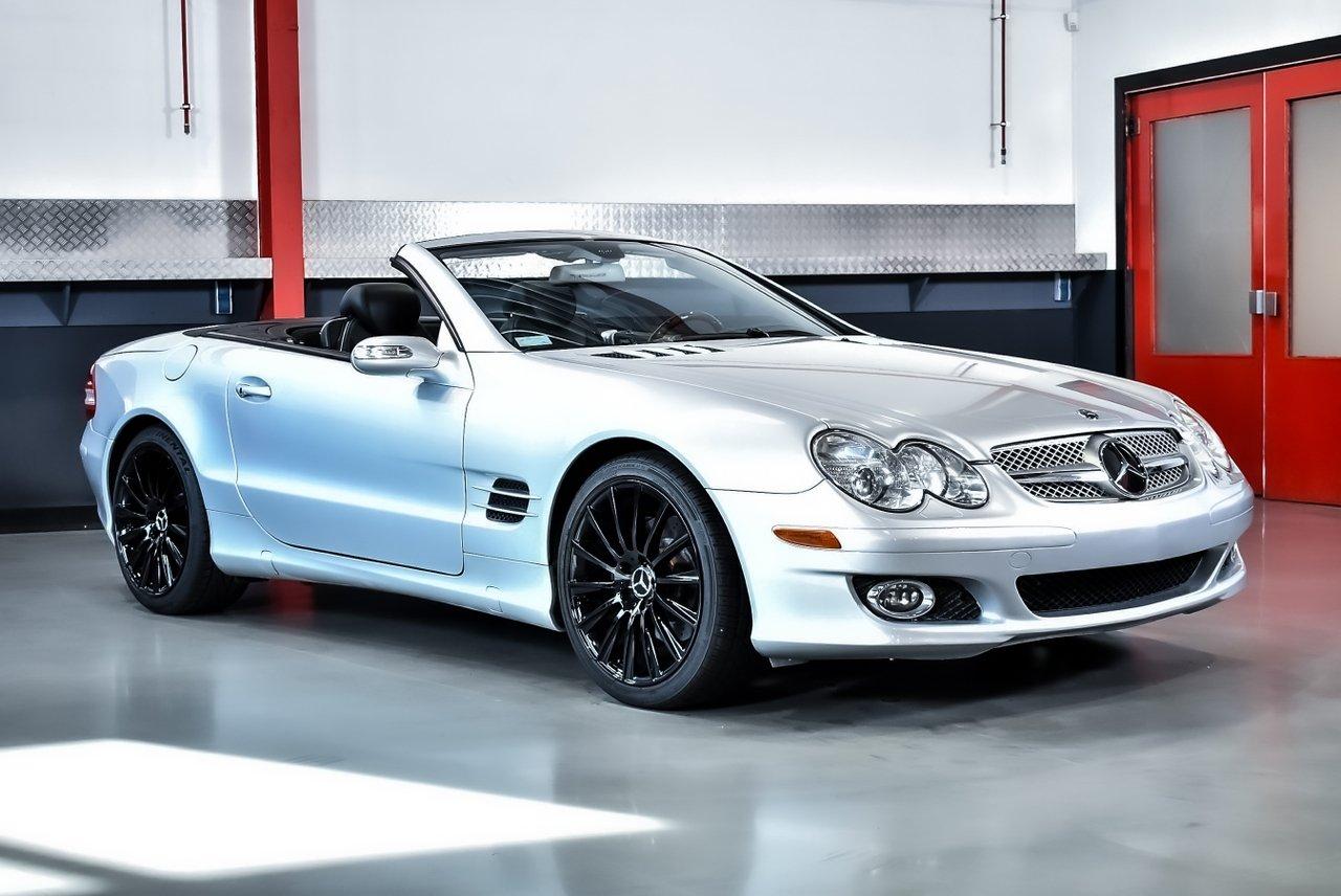 2007 Mercedes-Benz SL550 R230 LesAnciennes.com