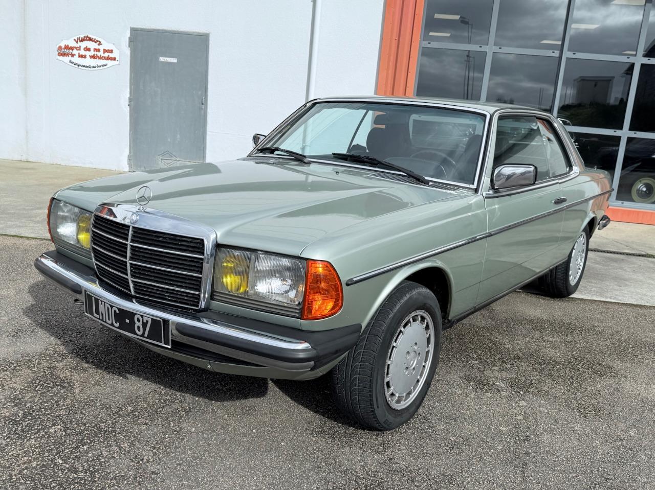 MERCEDES 230 CE - 1982 LesAnciennes.com