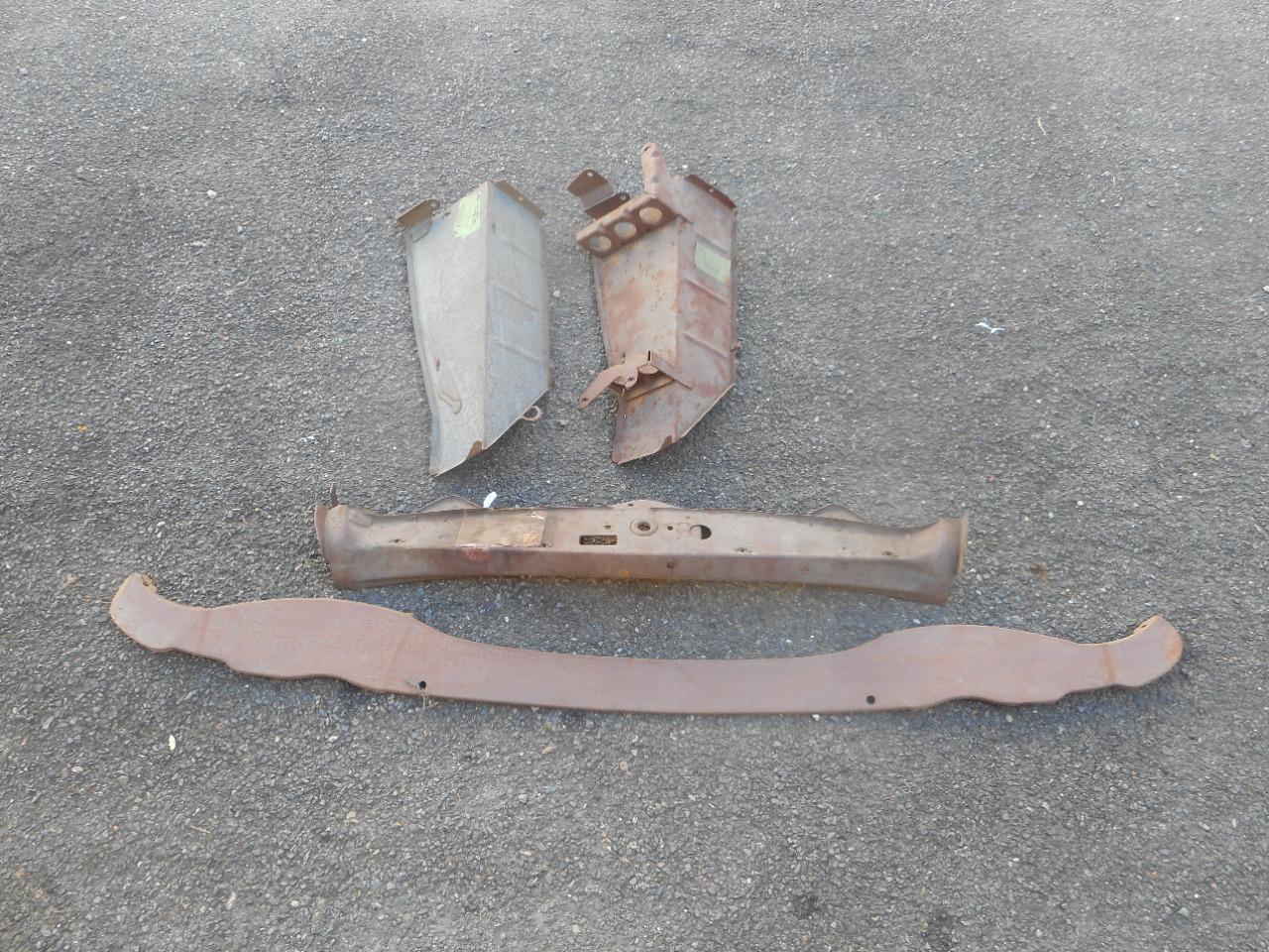 Carrosserie neuve de PEUGEOT 403 LesAnciennes.com