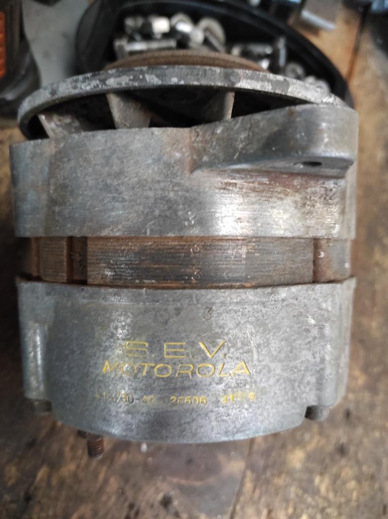 Alternateur ALPINE RENAULT A110 1600 cm 3 LesAnciennes.com