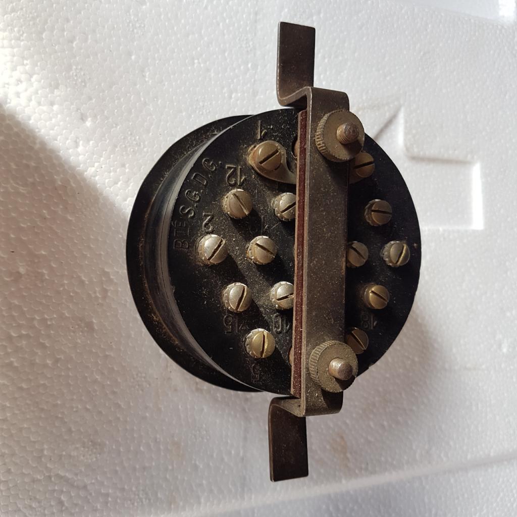 Boitier fusibles Marchal pour Hotchkiss et autres LesAnciennes.com