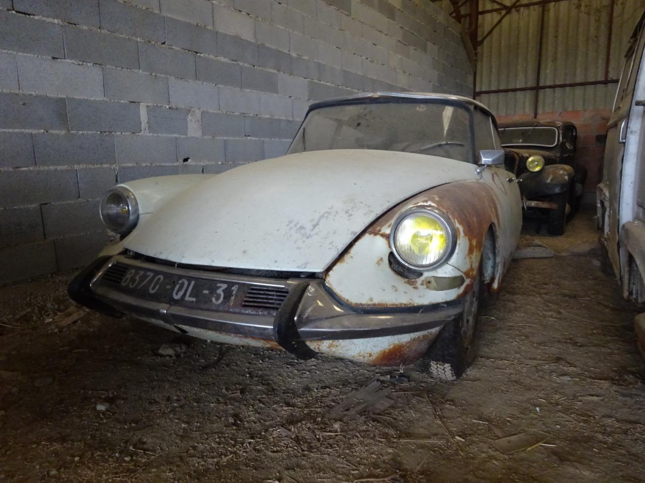 Caisse CITROEN DS id 19 LesAnciennes.com