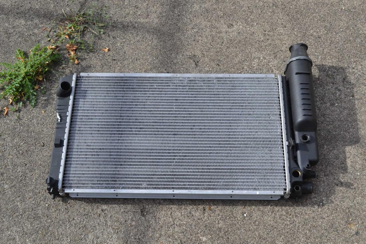 Radiateur refroidissement alu PEUGEOT 405, neuf LesAnciennes.com