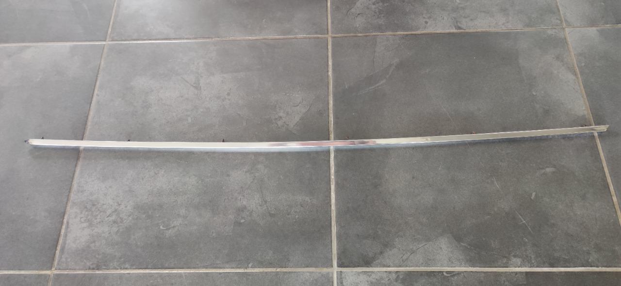 Baguette d'aile avant RENAULT 10 (R10) série 2 LesAnciennes.com